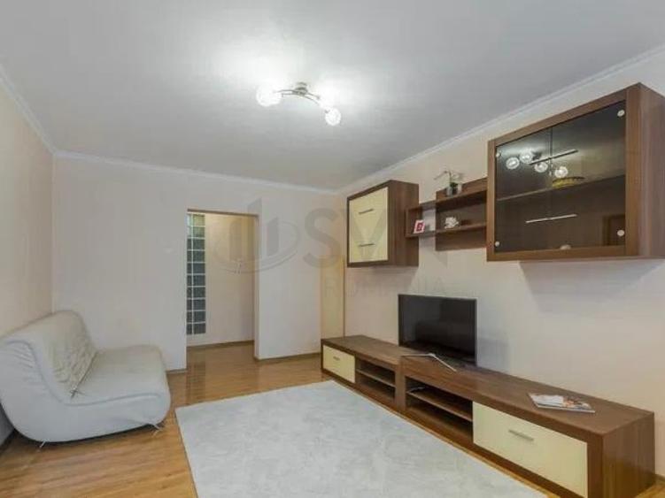 Apartament cu 3 camere semidecomandat în Ultracentral