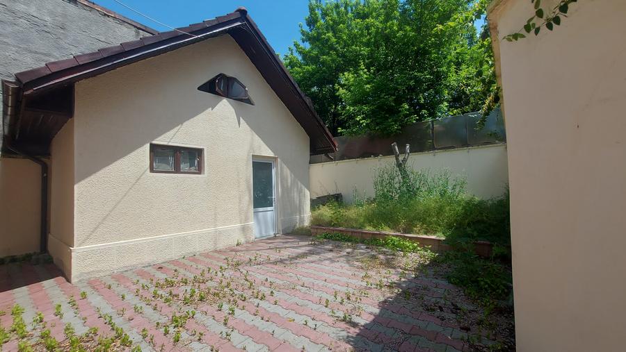 Casă individuală cu 3 camere cu Canalizare în Știrbei Vodă