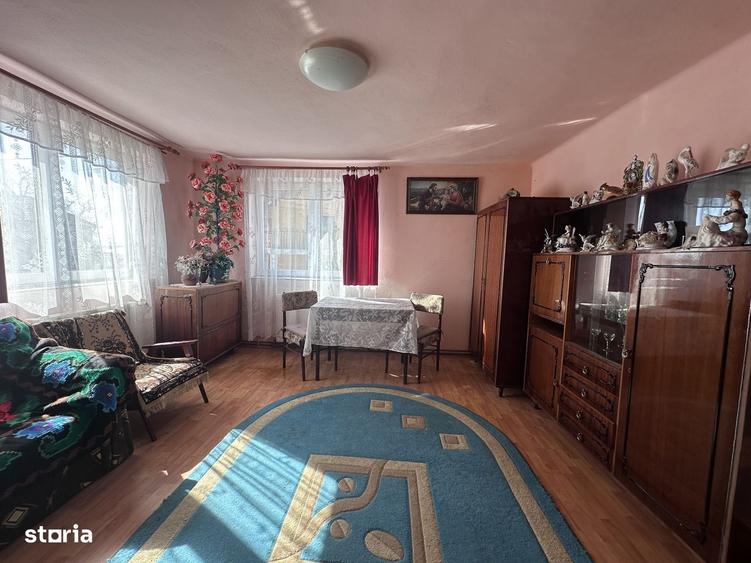 Casă cu 4 camere cu Teren 323 Mp în Feleacu