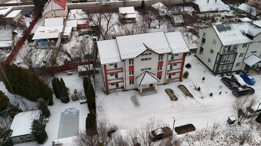 Spațiu comercial, de 500 mp, în Valea Moșneagului