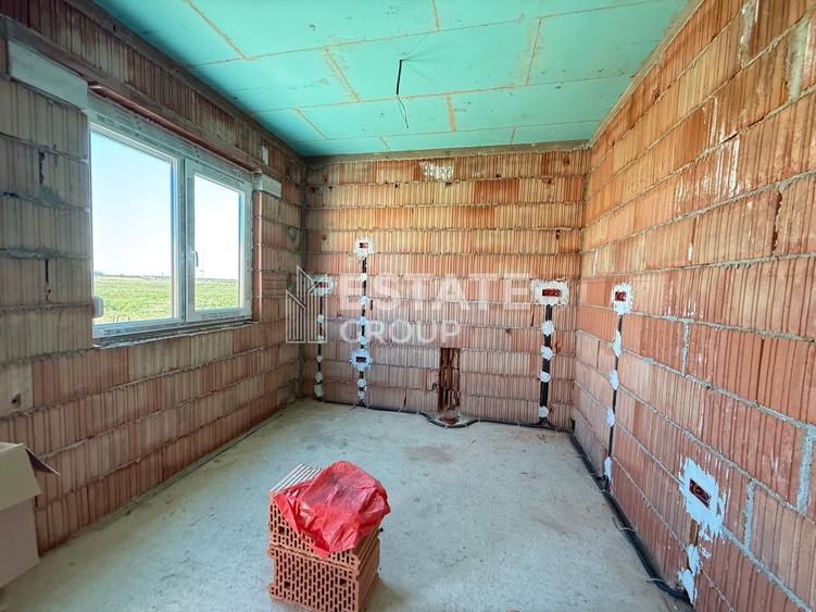 Duplex cu 5 camere cu Teren 270 Mp în Torontalului