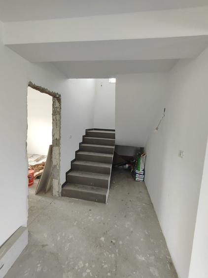 Casă individuală cu 6 camere cu Canalizare în Agigea