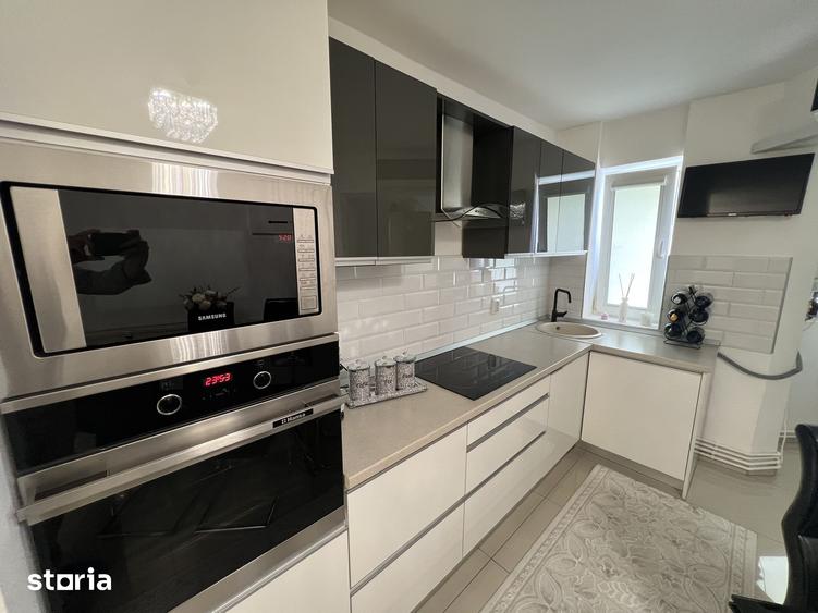 Apartament cu 3 camere în Micro 16