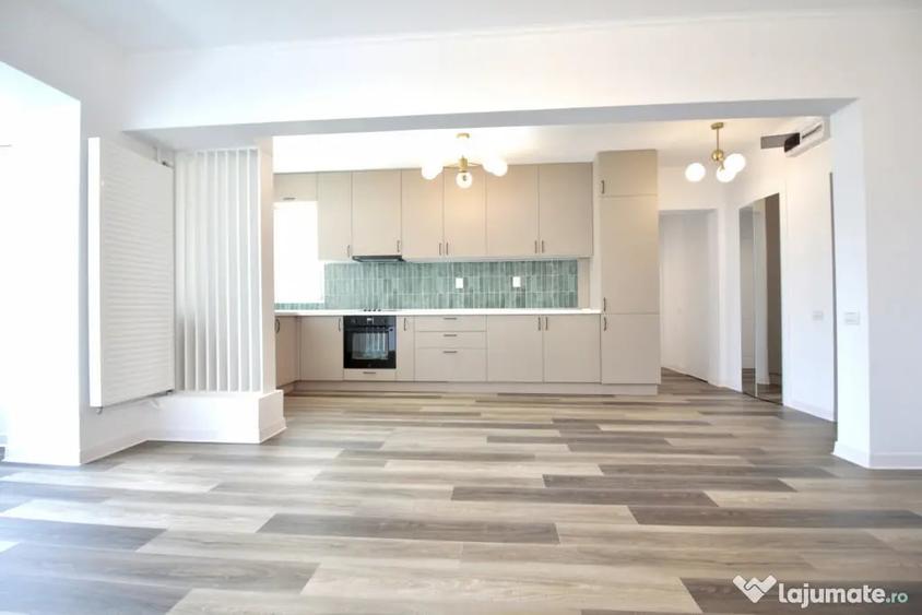 Apartament cu 3 camere decomandat în Teiul Doamnei