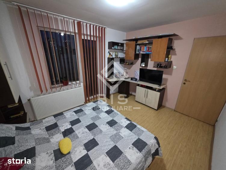 Apartament cu 3 camere decomandat în Cetății