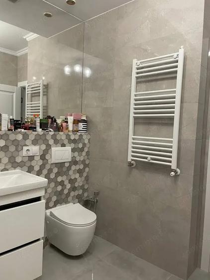 Apartament cu 2 camere semidecomandat în Vlahuță