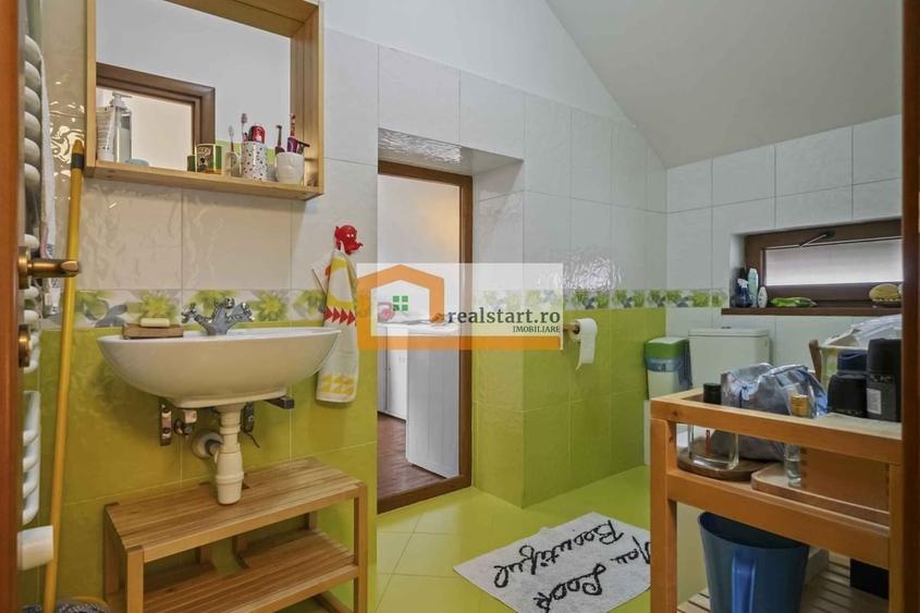 Casă cu 6 camere cu Teren 650 Mp în Corbeanca