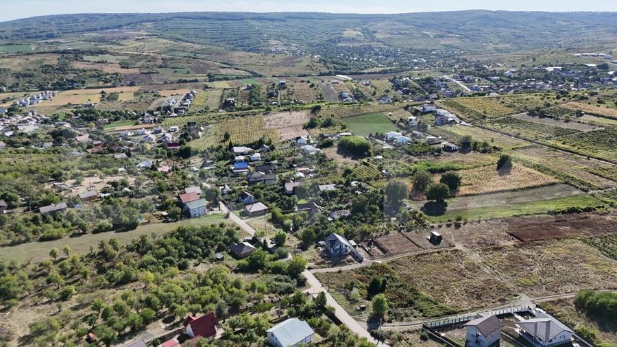 Teren Construcții intravilan de 500 mp, în Tomești