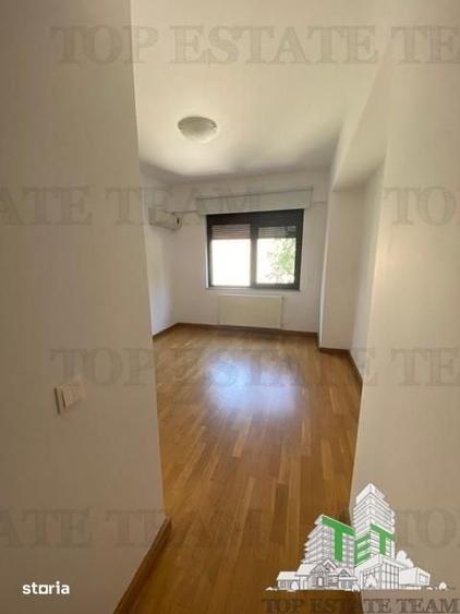 Apartament cu 3 camere semidecomandat în Aviatorilor
