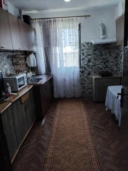 Apartament cu 3 camere semidecomandat în Exterior Vest