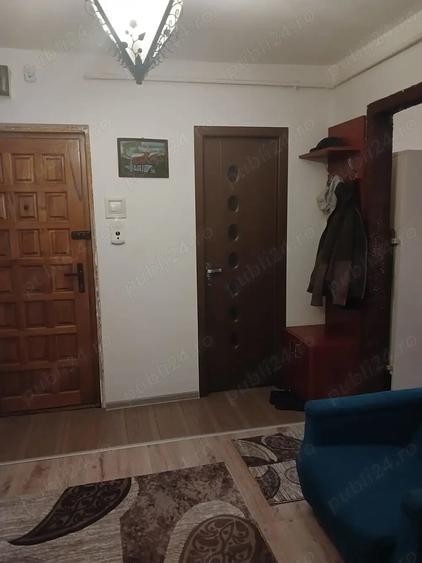 Apartament cu 4 camere semidecomandat în Beclean