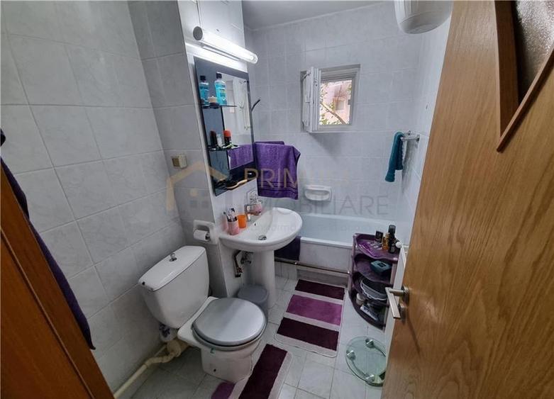 Apartament cu 3 camere decomandat, mobilat în Aeroport