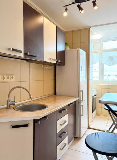 Apartament cu 3 camere semidecomandat în Drumul Taberei