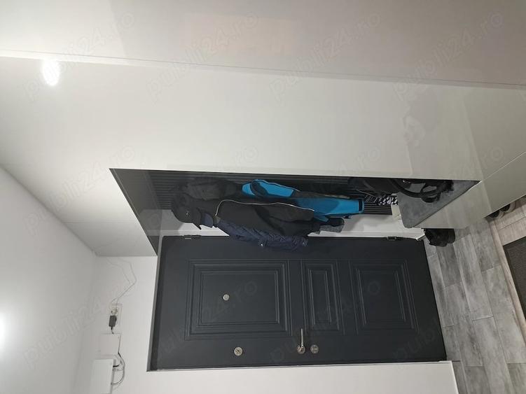 Apartament cu 3 camere decomandat în 1 Decembrie