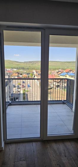 Apartament cu 3 camere decomandat în Florești