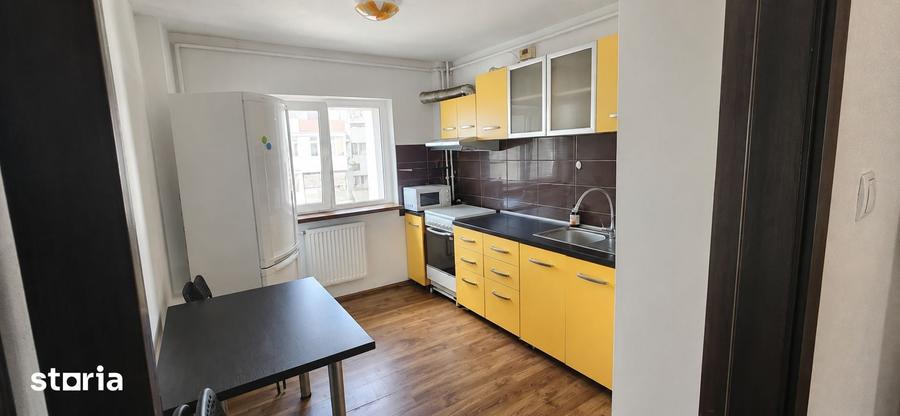 Apartament cu 3 camere decomandat în Militari