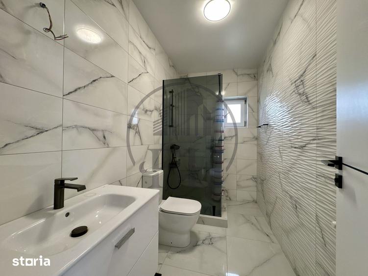 Casă cu 5 camere cu Teren 404 Mp în Central
