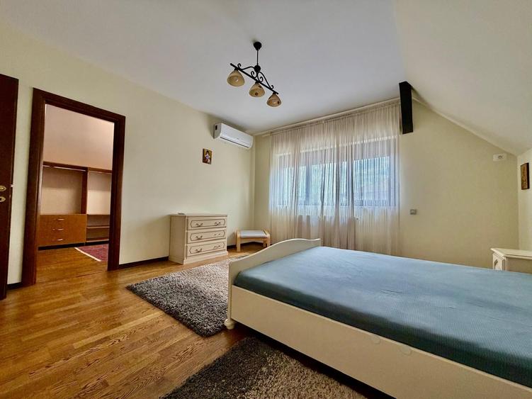 Casă individuală cu 5 camere cu Teren 420 Mp în Corbeanca