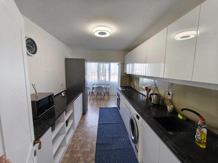 Apartament cu 3 camere decomandat în Faleză