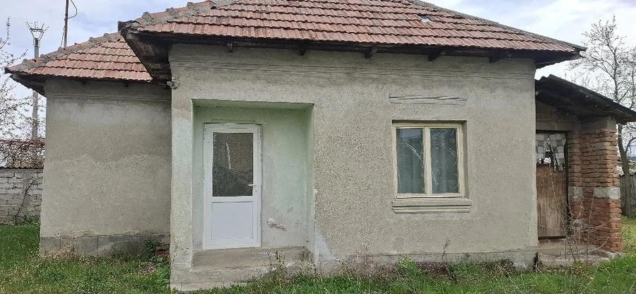 Casă cu 3 camere cu Teren 1000 Mp în Bratia din Deal