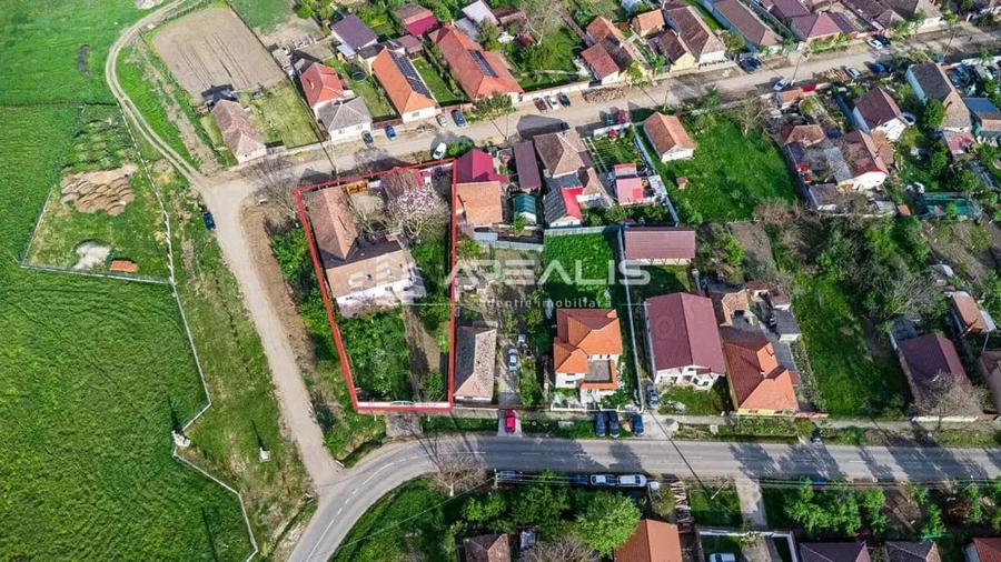 Casă cu 5 camere cu Teren 1370 Mp în Bodrogu Nou