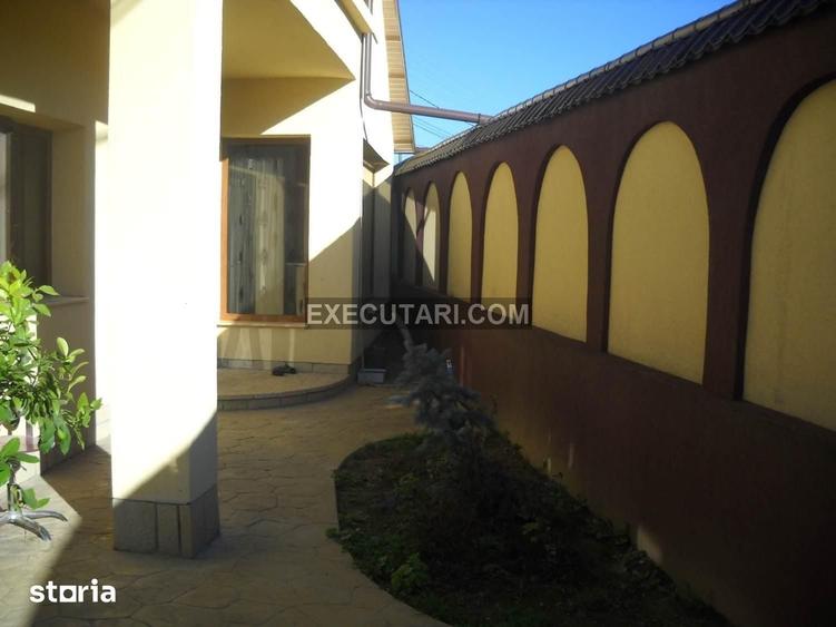 Casă cu 4 camere cu Teren 400 Mp în Central