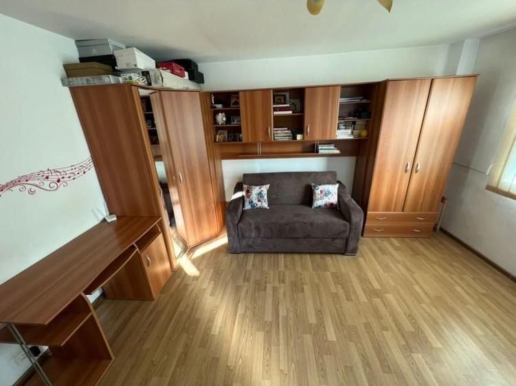 Garsonieră decomandată în Central