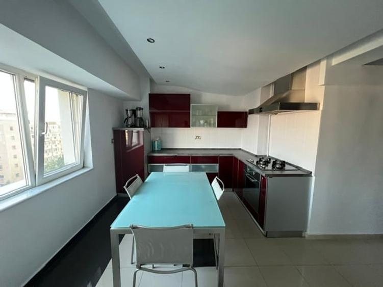 Apartament cu 4 camere decomandat în Unirii