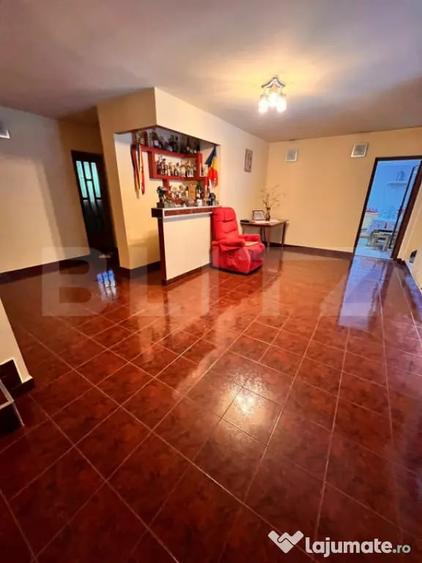 Casă cu 3 camere cu Teren 1500 Mp în Central