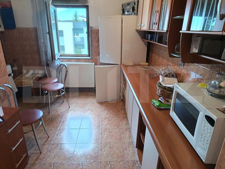 Apartament cu 3 camere decomandat, mobilat în Central