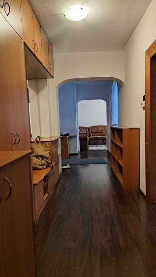 Apartament cu 3 camere decomandat în Exterior Vest