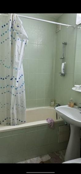 Apartament cu 4 camere decomandat în Exterior Vest