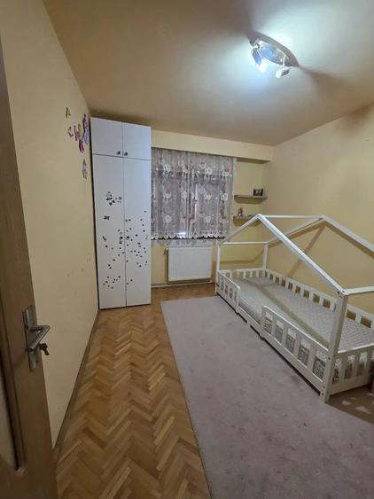 Apartament cu 3 camere decomandat în Micălaca