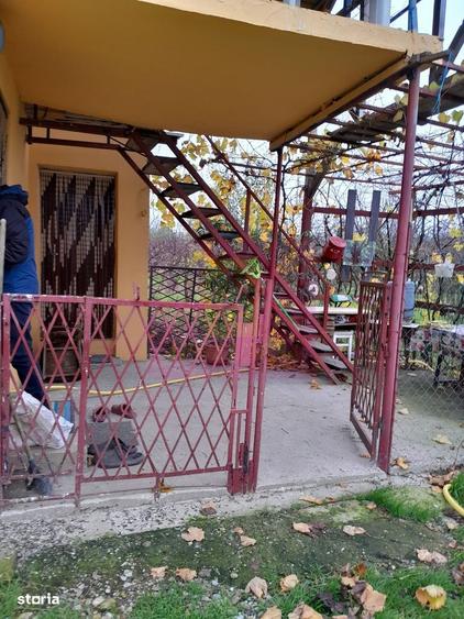 Casă cu 3 camere cu Canalizare în Bărcănești