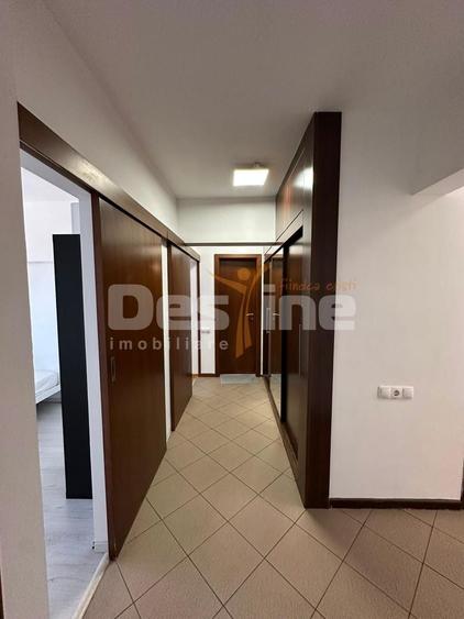 Apartament cu 3 camere decomandat, mobilat în Tineretului
