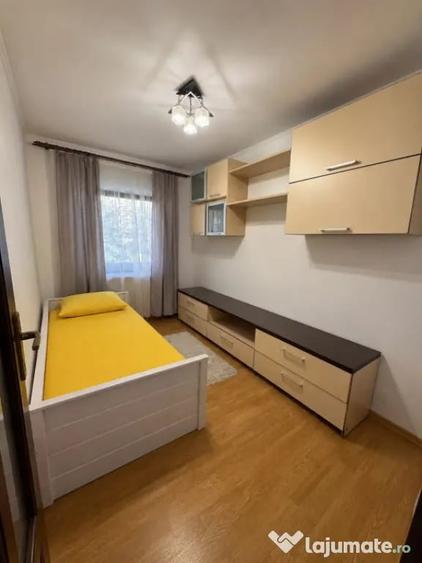 Apartament cu 3 camere decomandat în Traian