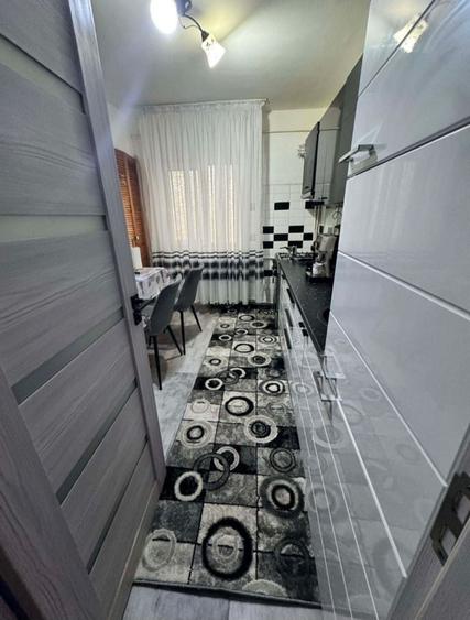 Apartament cu 2 camere decomandat în Rovine