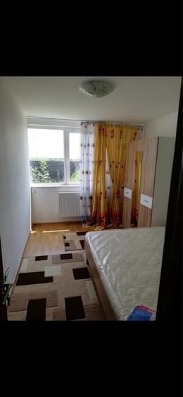 Apartament cu 3 camere decomandat în Glina
