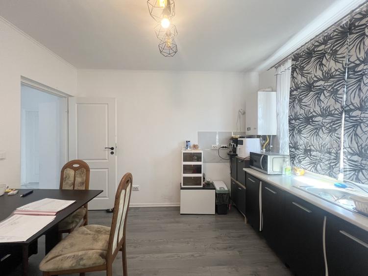 Duplex cu 3 camere cu Canalizare în Sânmihaiu Român