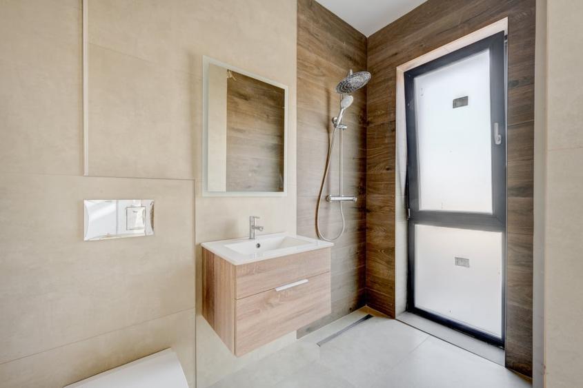 Casă individuală cu 6 camere cu Canalizare în Tunari