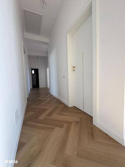 Casă cu 6 camere cu Teren 500 Mp în Clinceni