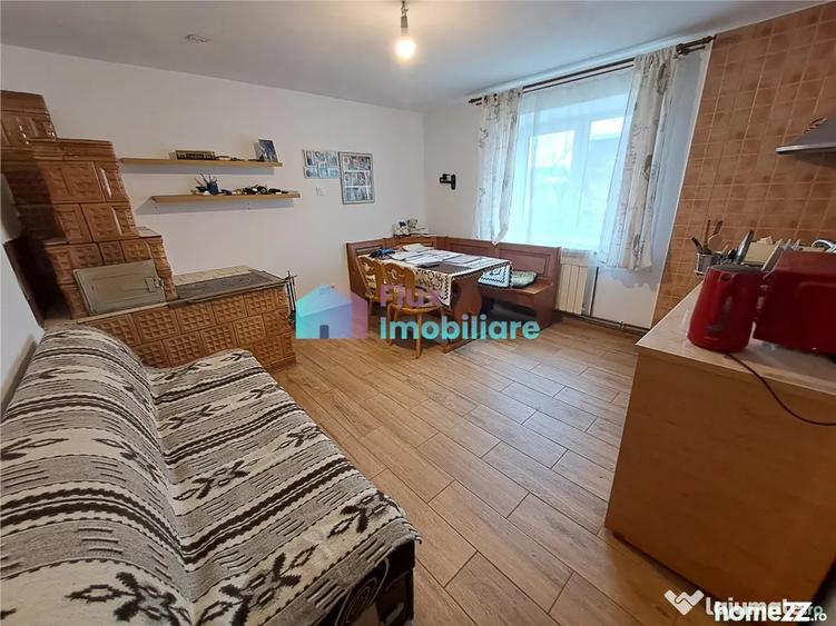 Casă cu 5 camere cu Teren 800 Mp în Cornu Luncii