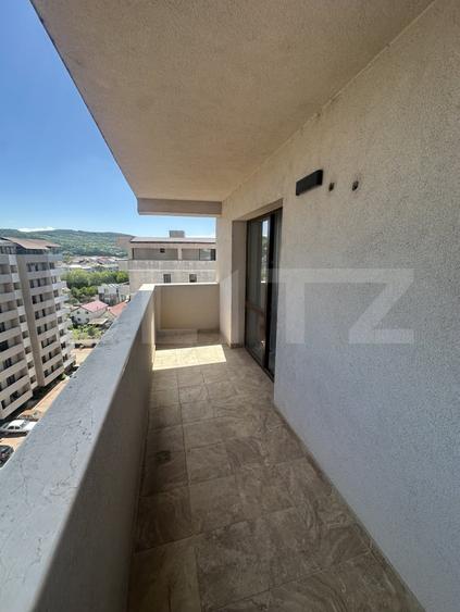 Apartament cu 3 camere semidecomandat, mobilat în Independenței