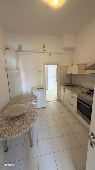 Apartament cu 6 camere semidecomandat în Cișmigiu