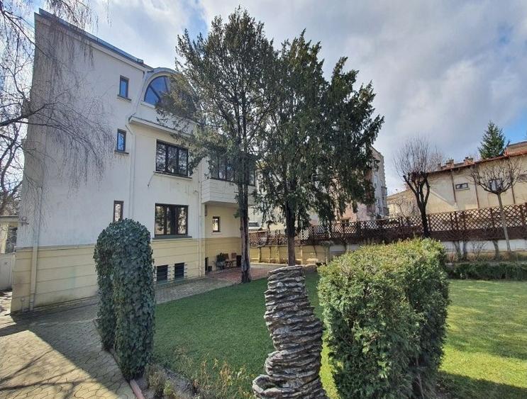 Casă cu 14 camere cu Garaj în Kiseleff