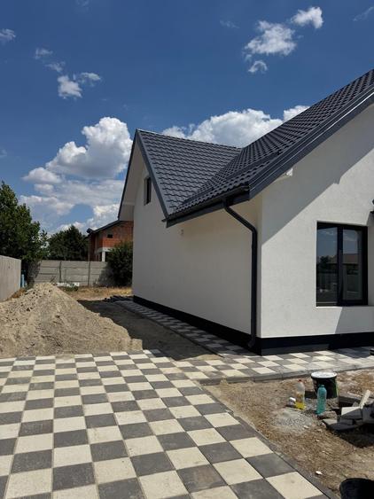 Casă individuală cu 5 camere cu Teren 410 Mp în Domnești