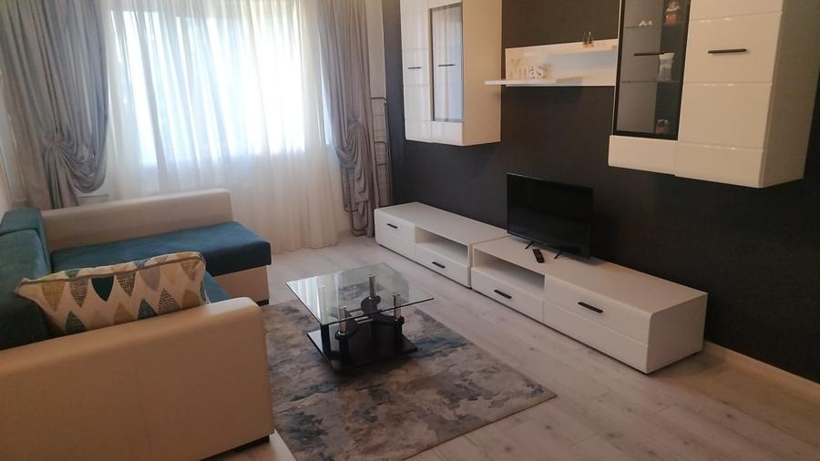 Apartament cu 3 camere decomandat, mobilat în Lăpuș