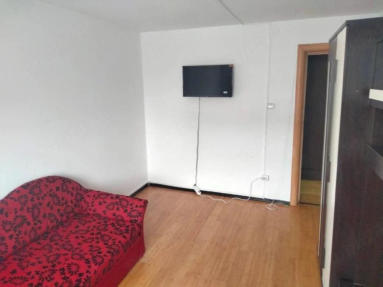 Garsonieră decomandată în Central