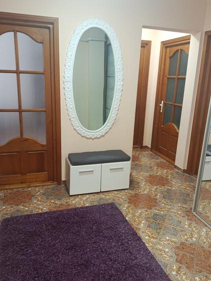 Apartament cu 3 camere decomandat în Narcisa