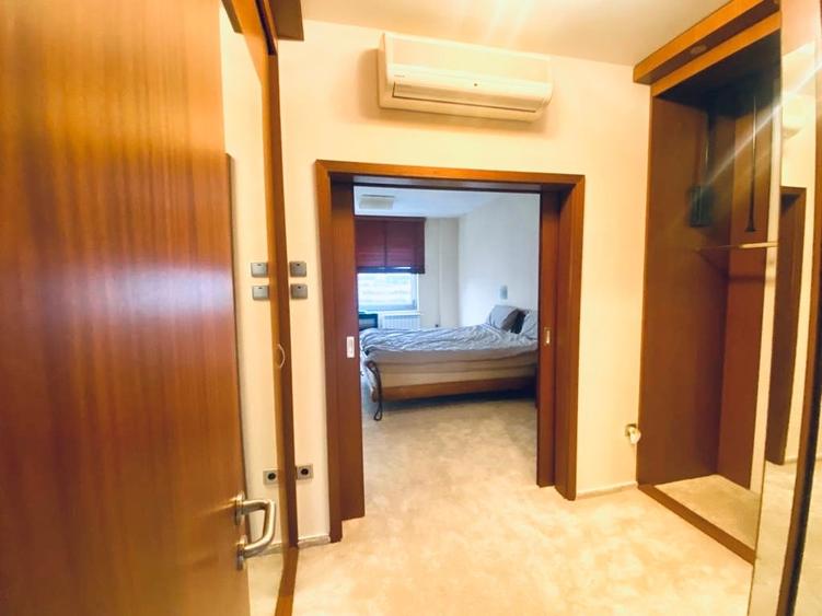 Apartament cu 2 camere decomandat în P-ța Victoriei